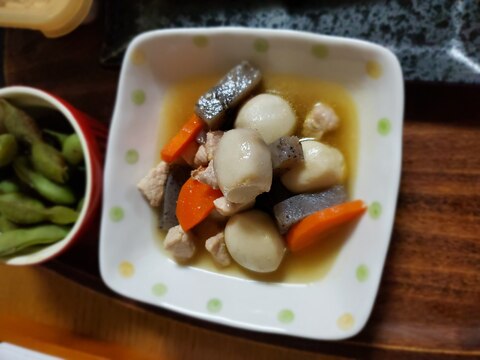 こんにゃくと小芋と豚肉の煮物